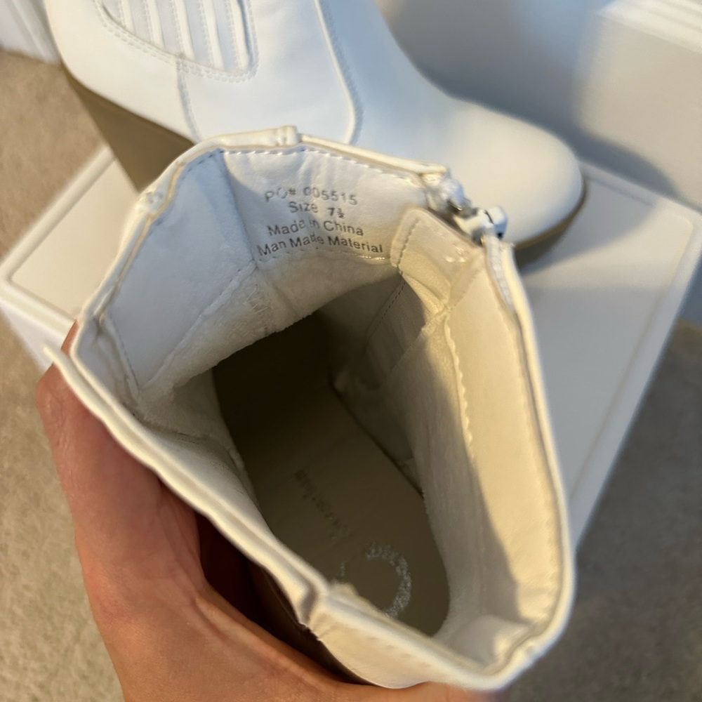 Journee Riplee White Platform Booties - Picture 6 of 6